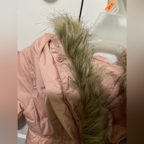 Gap Toddler Girl Puffer Jacket. Size 5 New Never Worn - Picture 6 of 6